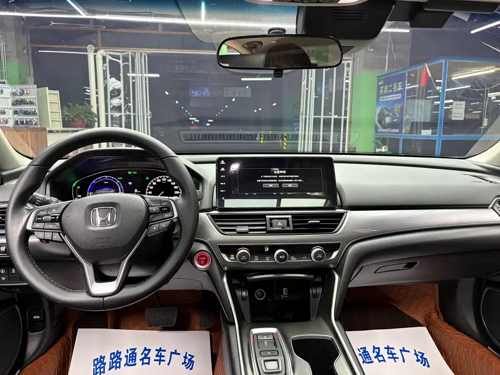 Honda Accord — фото 9