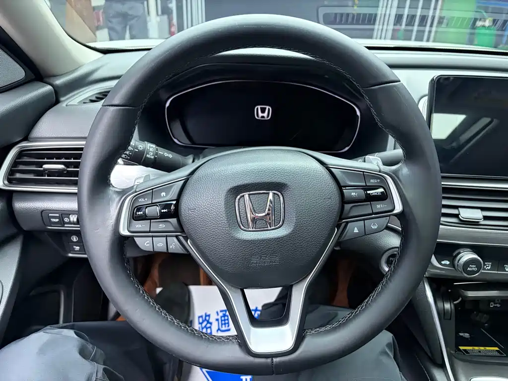 Honda Accord — фото 10