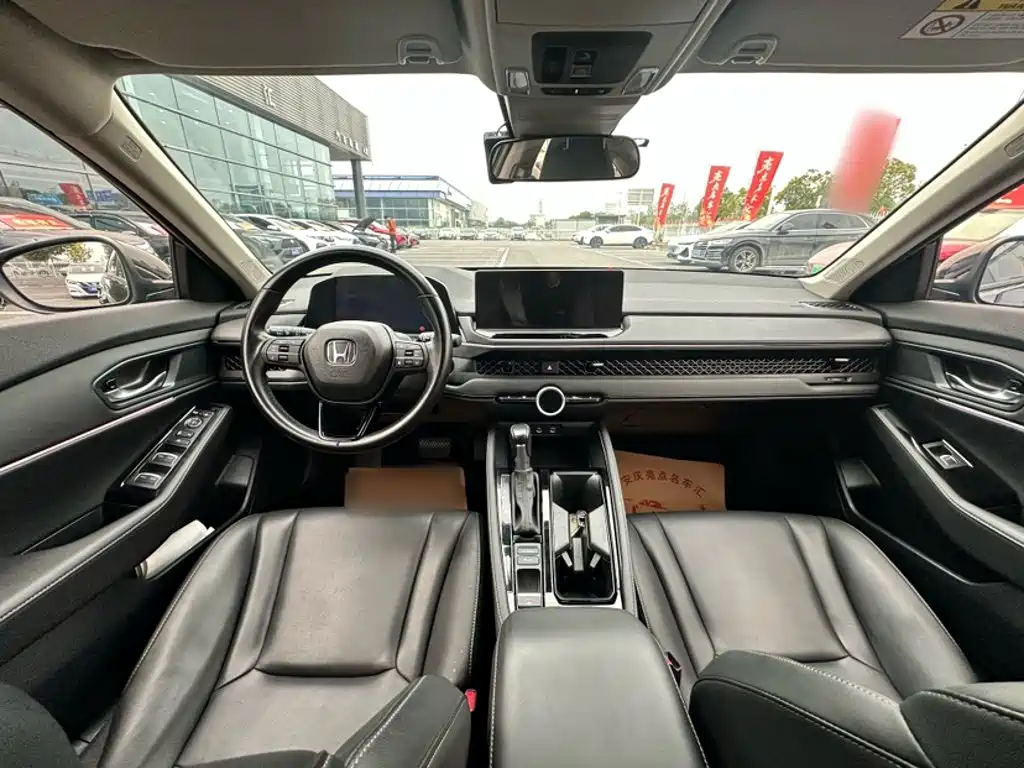 Honda Accord — фото 9
