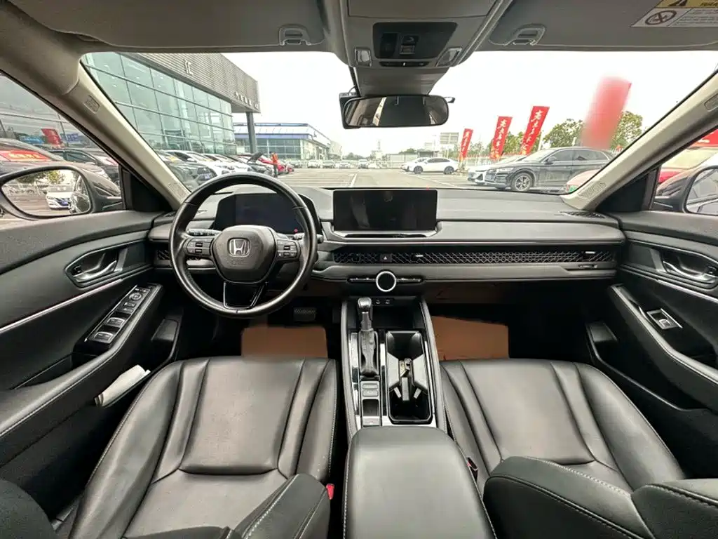 Honda Accord — фото 10