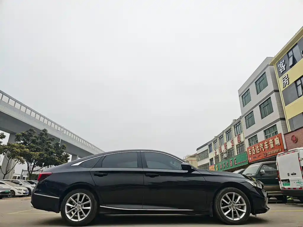 Honda Accord — фото 4