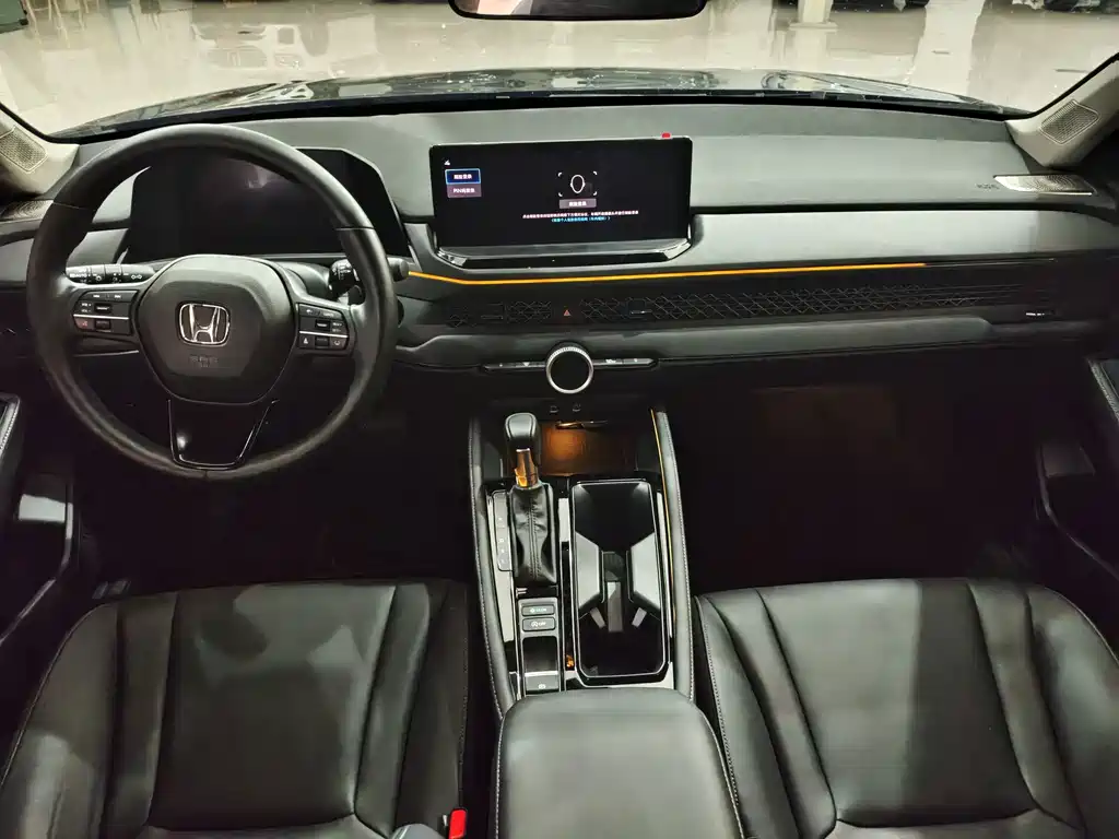 Honda Accord — фото 8