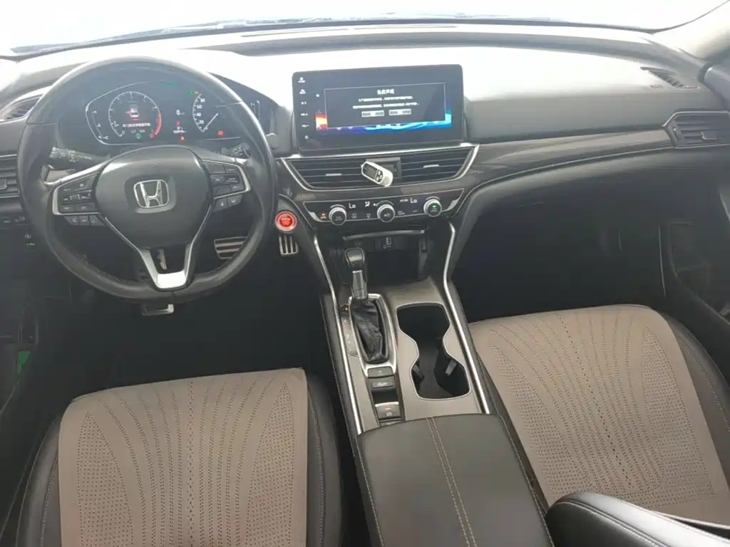 Honda Accord — фото 9