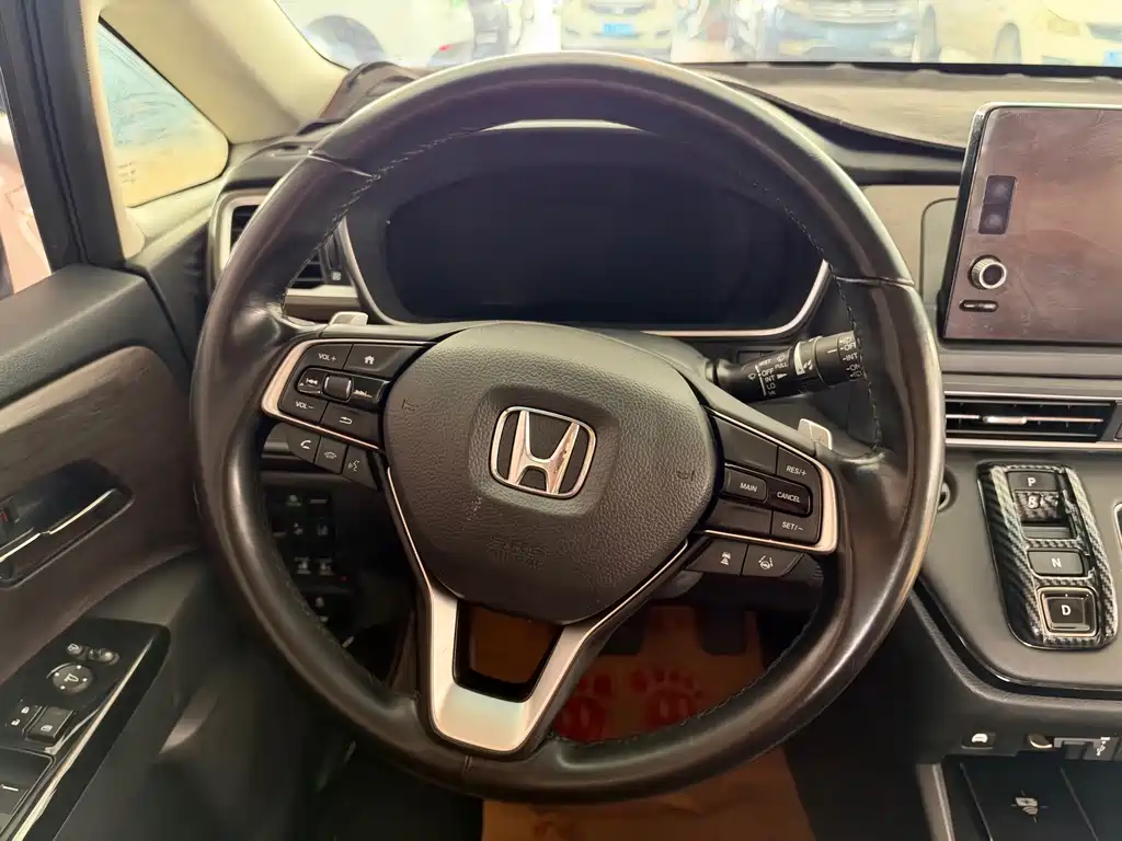 Honda Odyssey — фото 24