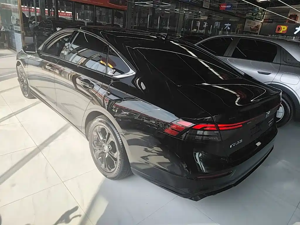 Honda Accord — фото 4