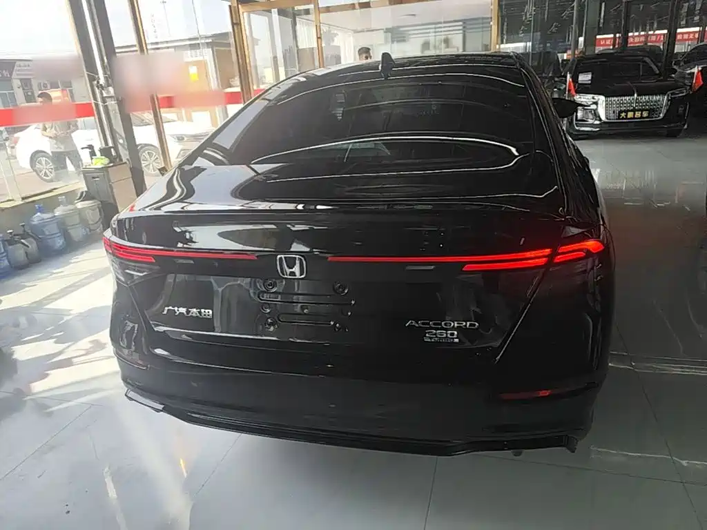 Honda Accord — фото 5