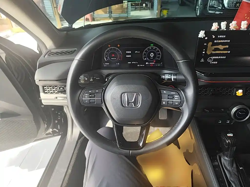 Honda Accord — фото 10