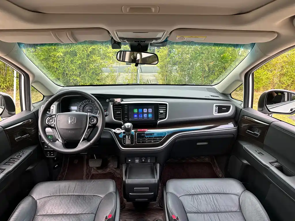 Honda Odyssey — фото 11