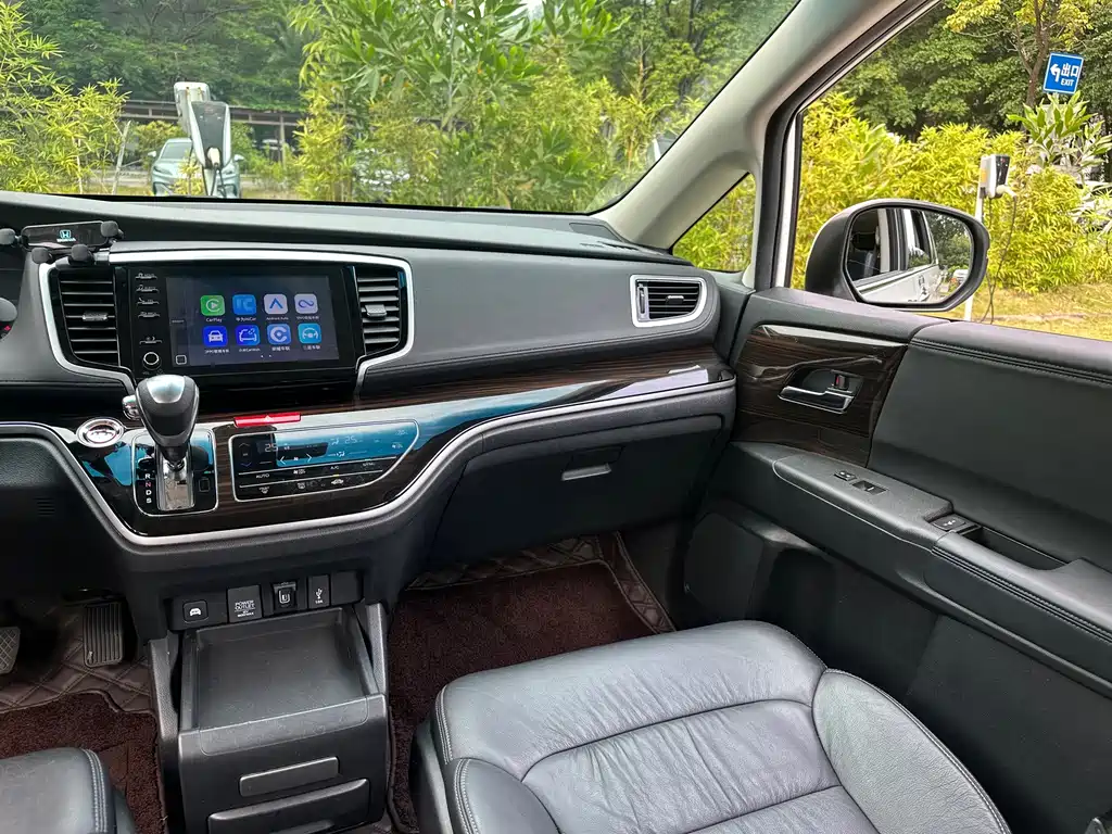 Honda Odyssey — фото 13