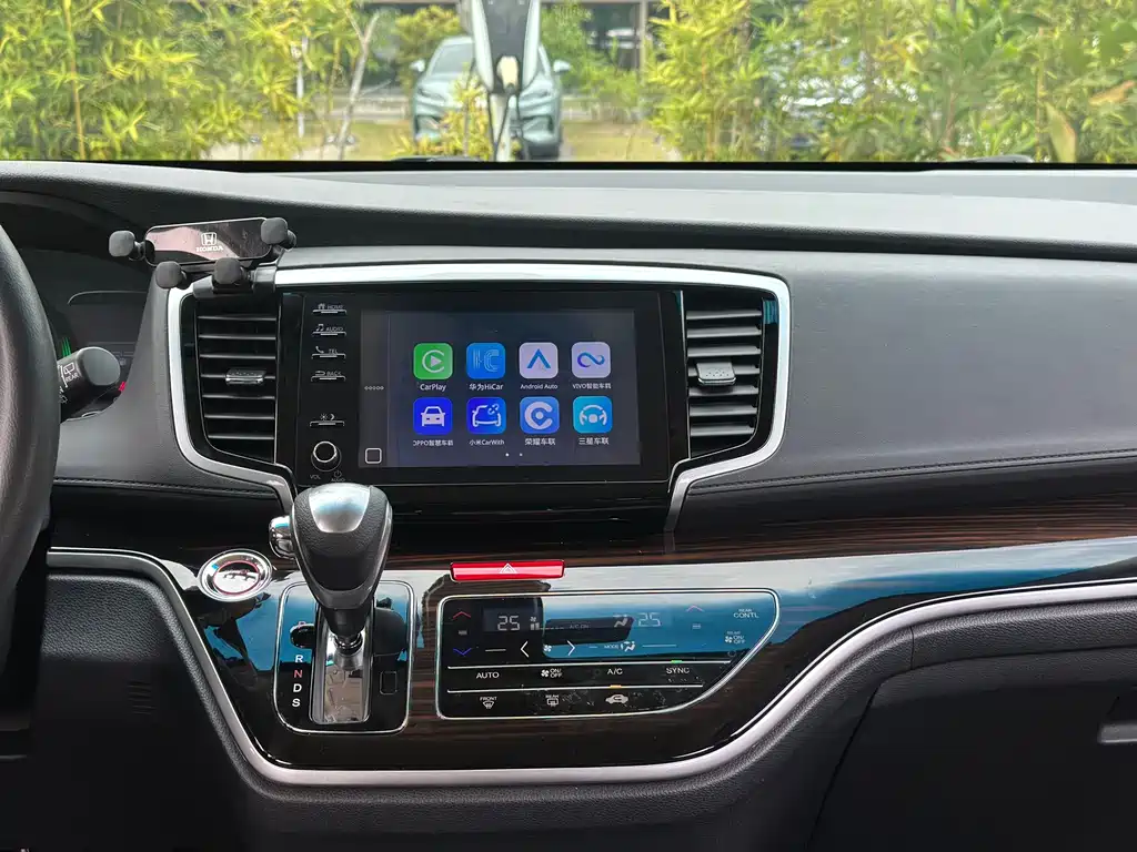 Honda Odyssey — фото 15