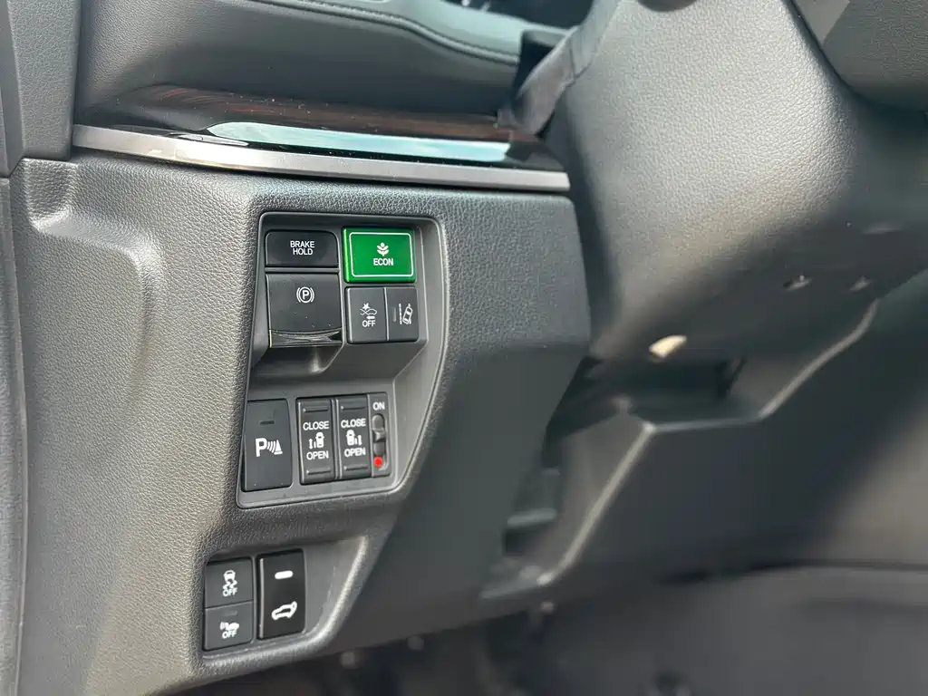 Honda Odyssey — фото 17