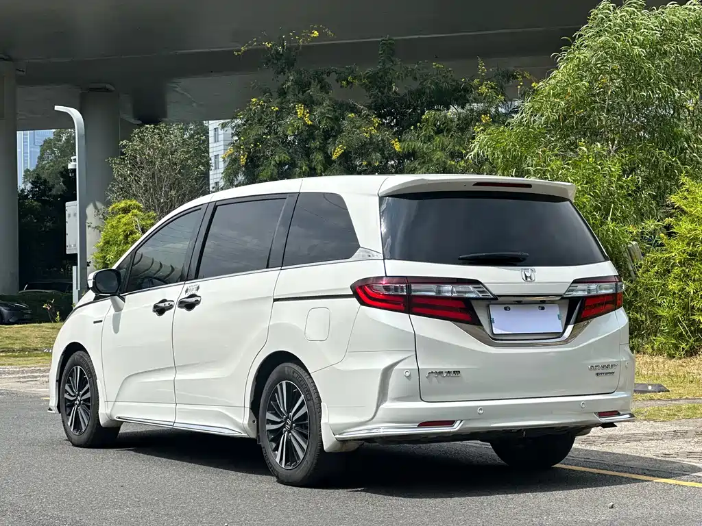 Honda Odyssey — фото 5