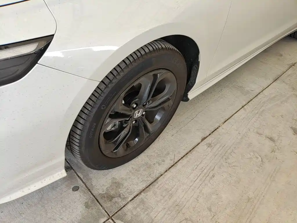 Honda Accord — фото 18
