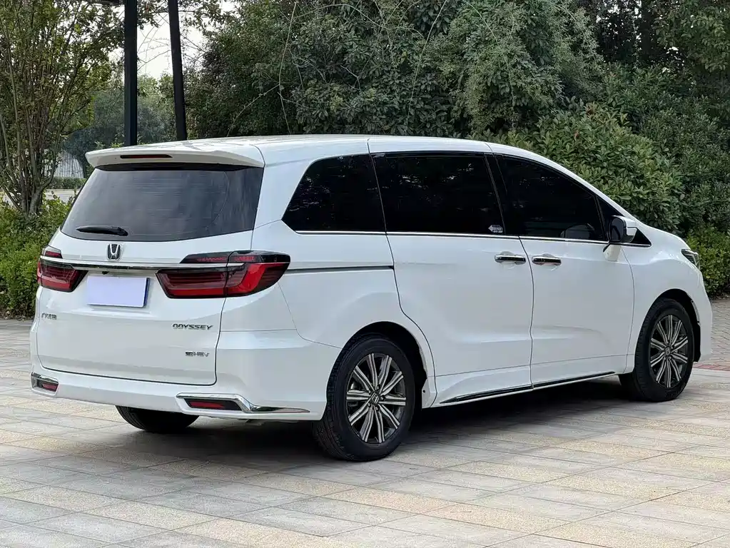 Honda Odyssey — фото 9