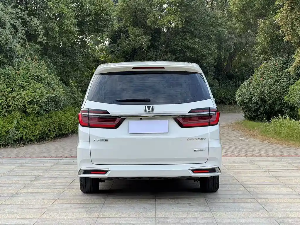 Honda Odyssey — фото 10