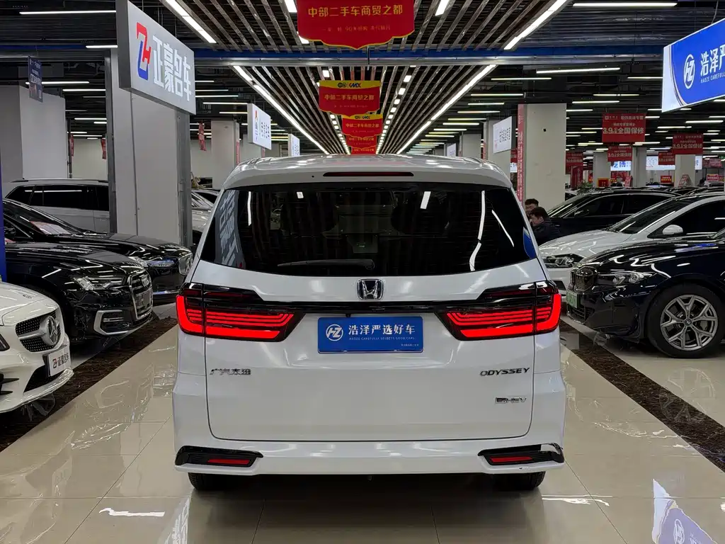 Honda Odyssey — фото 17