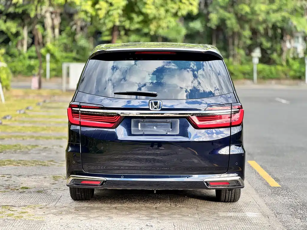 Honda Odyssey — фото 16