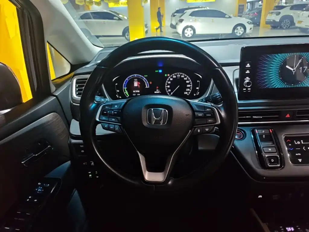 Honda Odyssey — фото 10