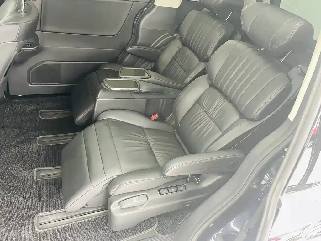 Honda Odyssey — фото 10