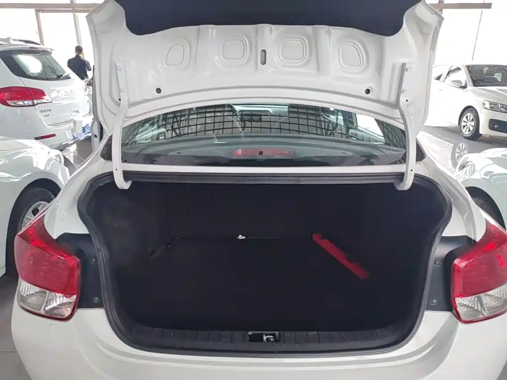 Hyundai Verna — фото 18
