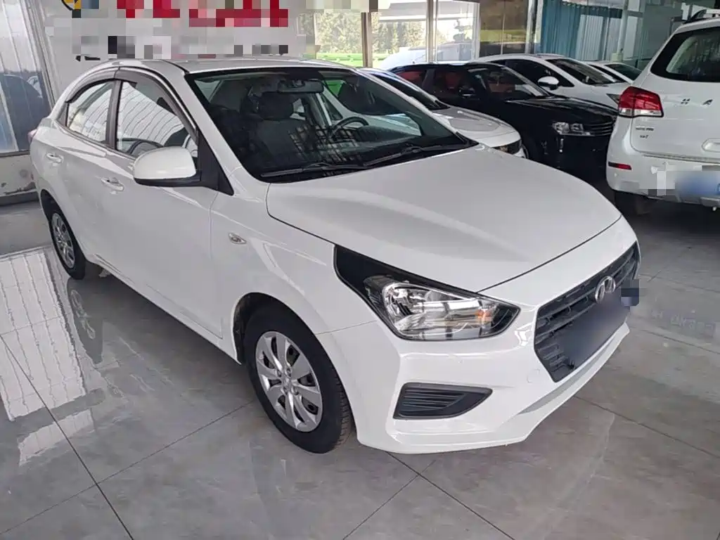 Hyundai Verna — фото 3