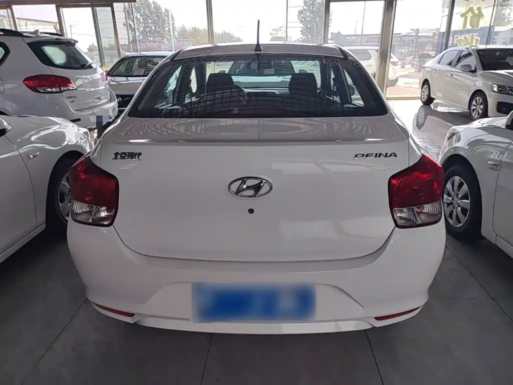 Hyundai Verna — фото 5