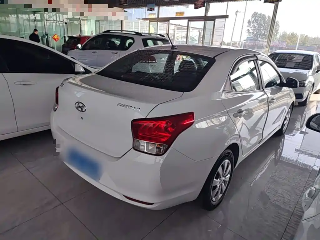 Hyundai Verna — фото 6
