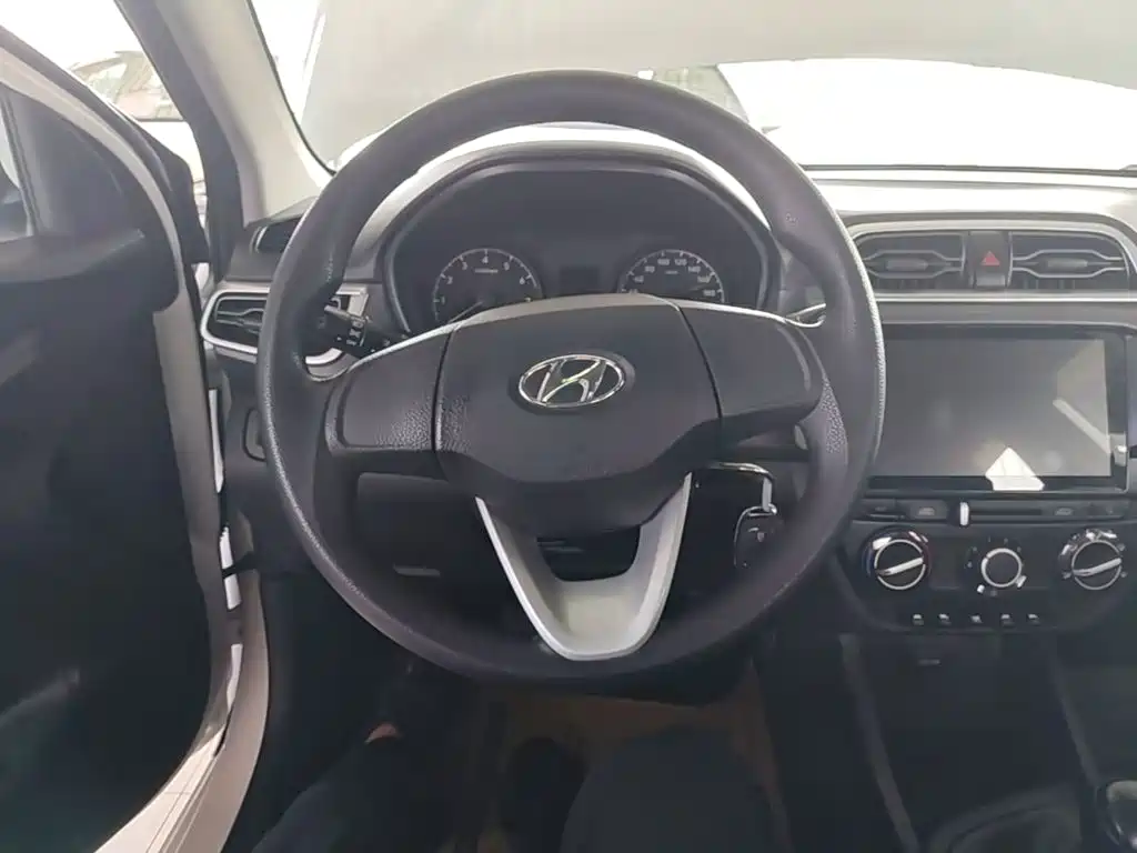Hyundai Verna — фото 10