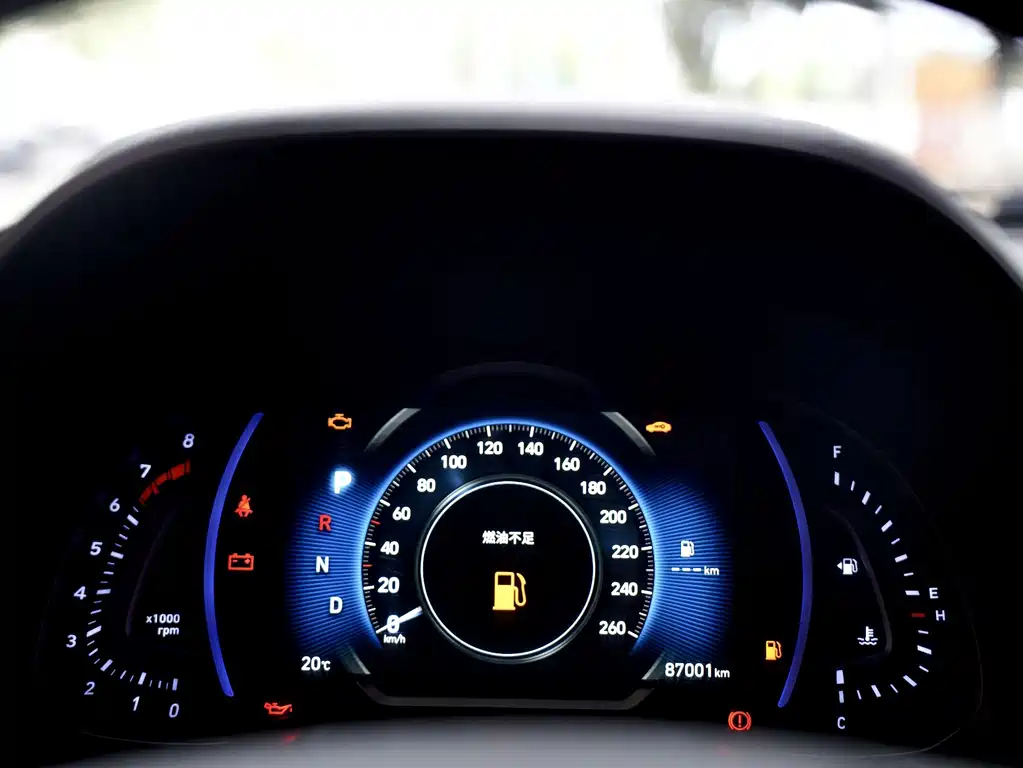 Hyundai Elantra — фото 9