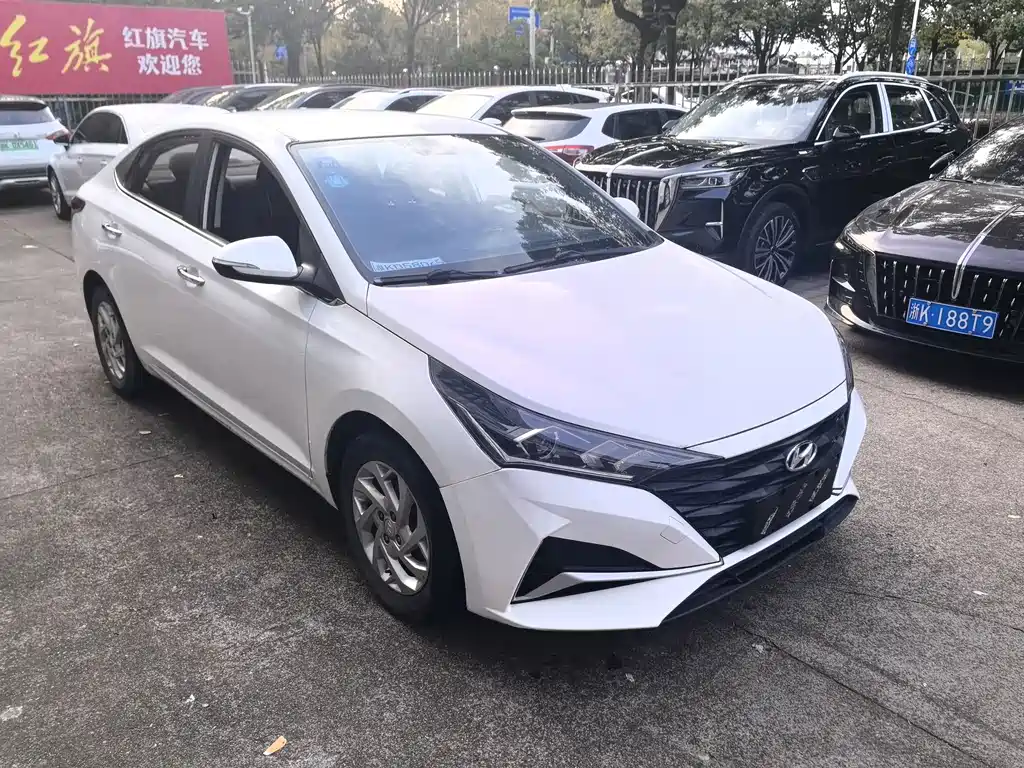 Hyundai Verna — фото 3