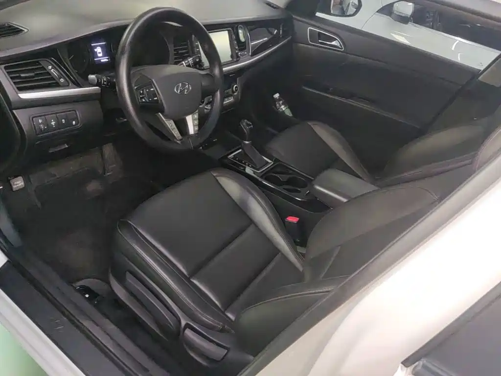 Hyundai Mistra — фото 14