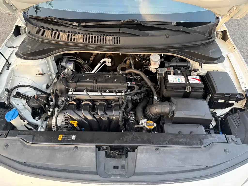 Hyundai Elantra — фото 13