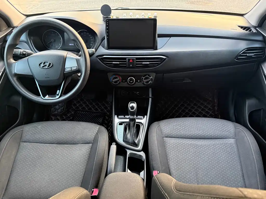 Hyundai Elantra — фото 9