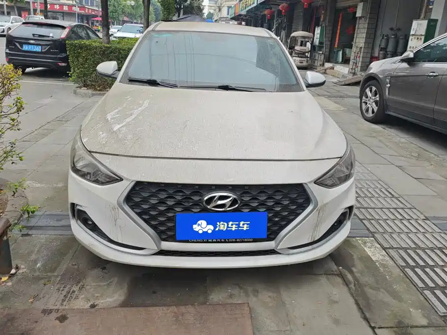 Hyundai Elantra — фото 2