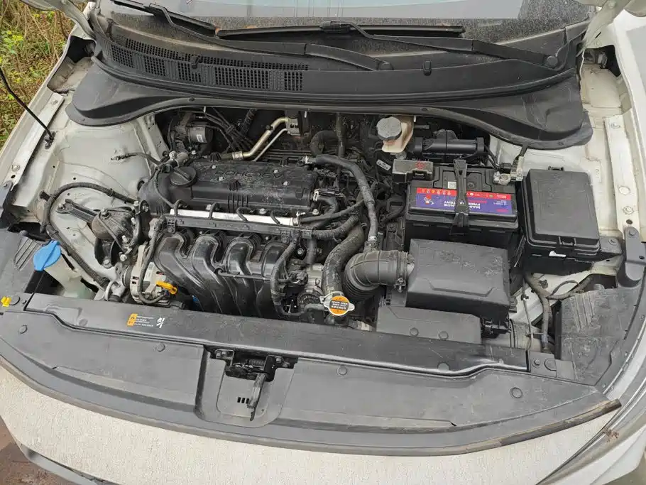 Hyundai Elantra — фото 10