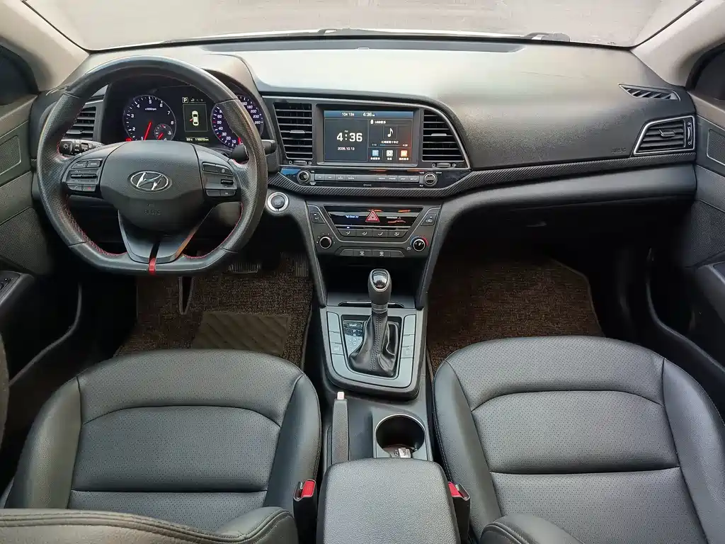 Hyundai Elantra — фото 10