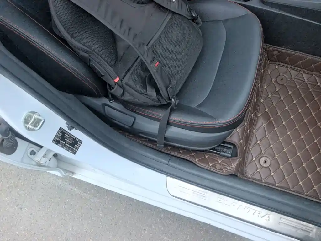Hyundai Elantra — фото 24