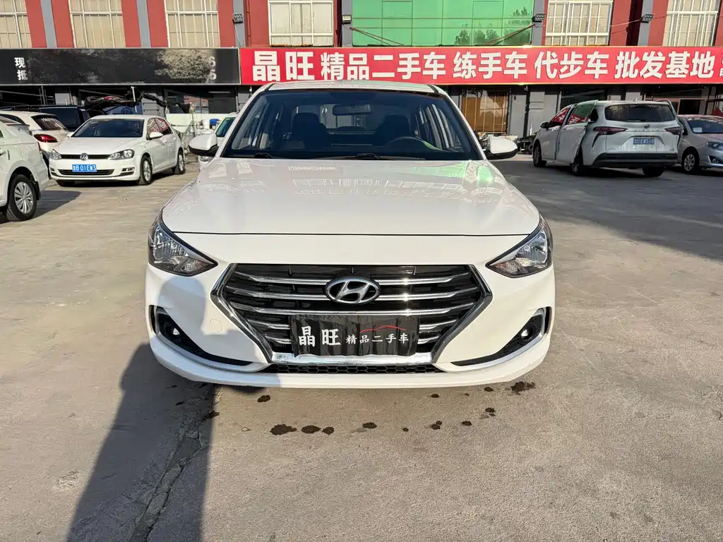 Hyundai Elantra — фото 2
