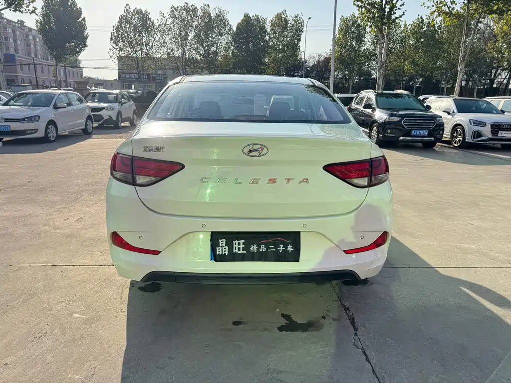 Hyundai Elantra — фото 7