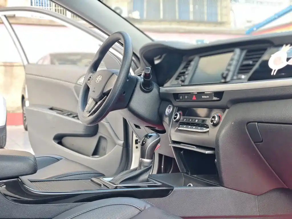Hyundai Mistra — фото 11