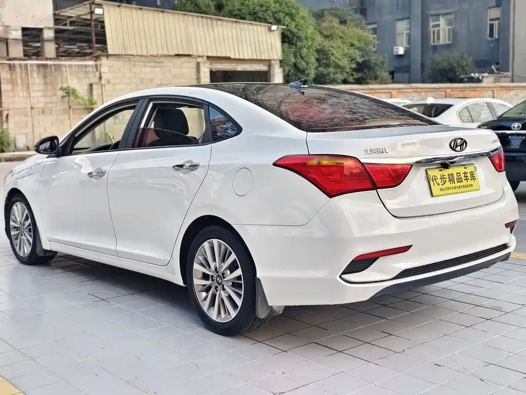 Hyundai Mistra — фото 19
