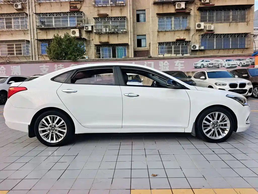 Hyundai Mistra — фото 4