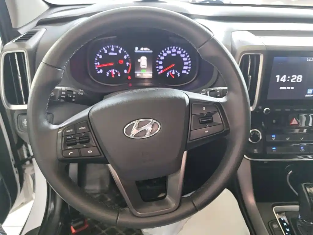 Hyundai ix35 — фото 10