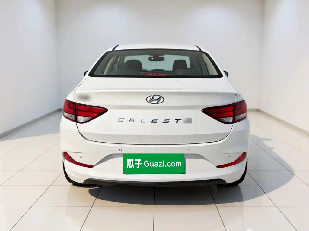 Hyundai Elantra — фото 3