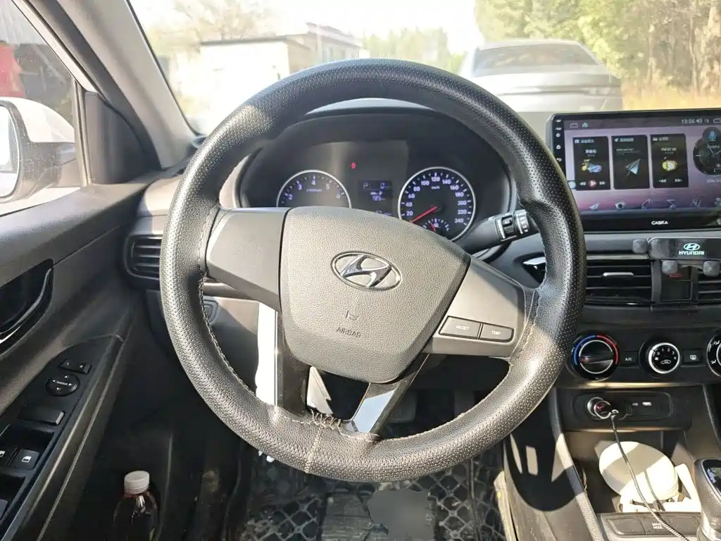 Hyundai Elantra — фото 6