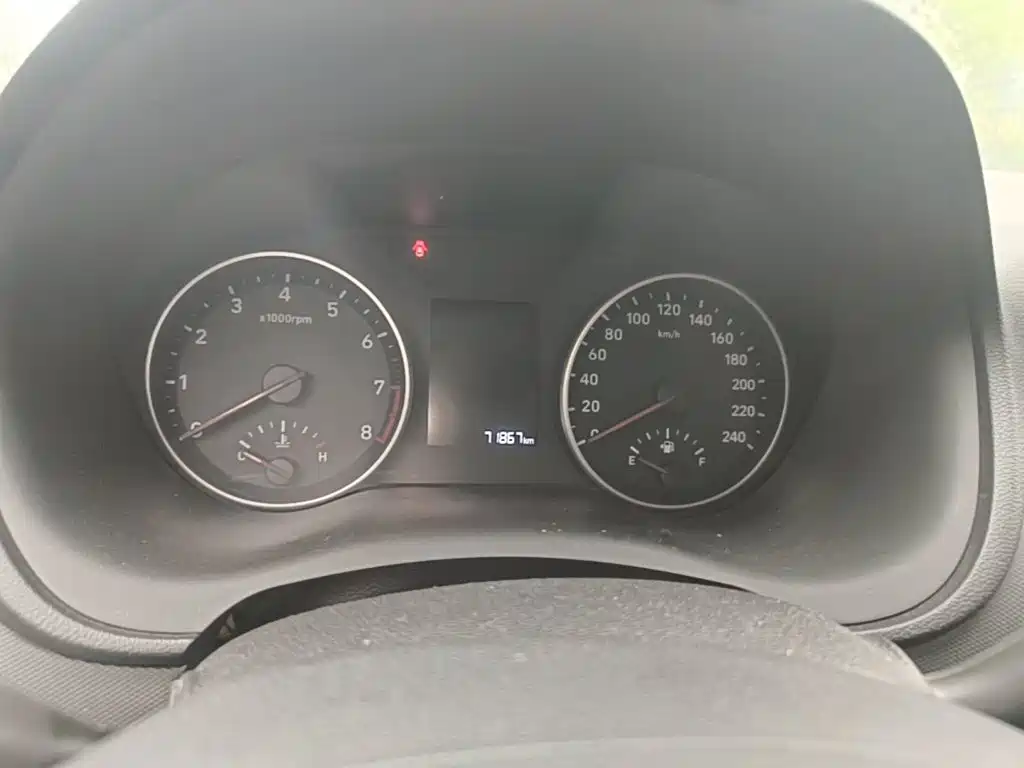 Hyundai Elantra — фото 11