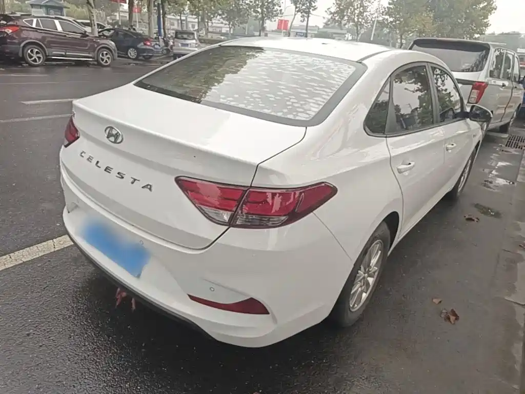 Hyundai Elantra — фото 6