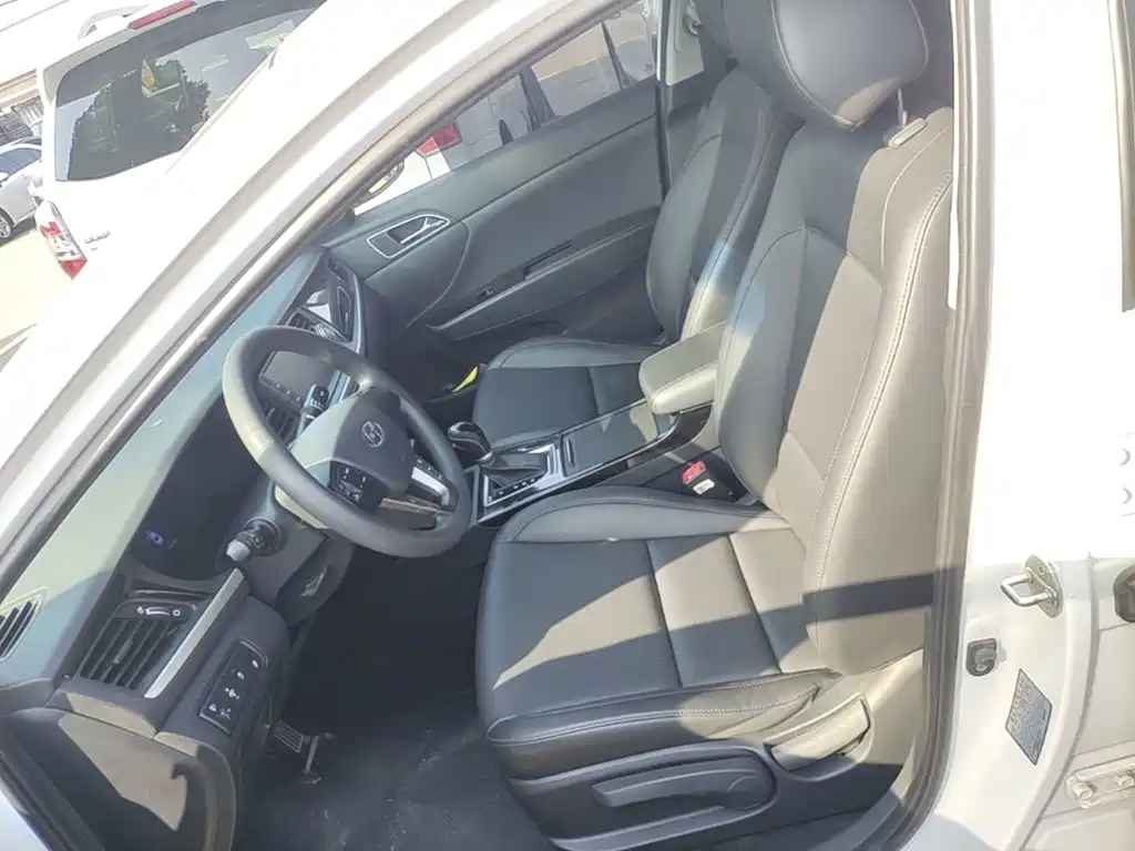 Hyundai Mistra — фото 14