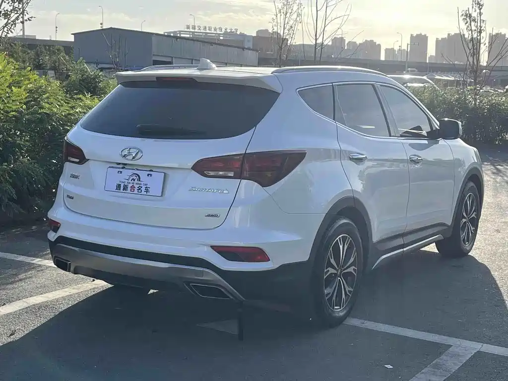 Hyundai Santa Fe — фото 6