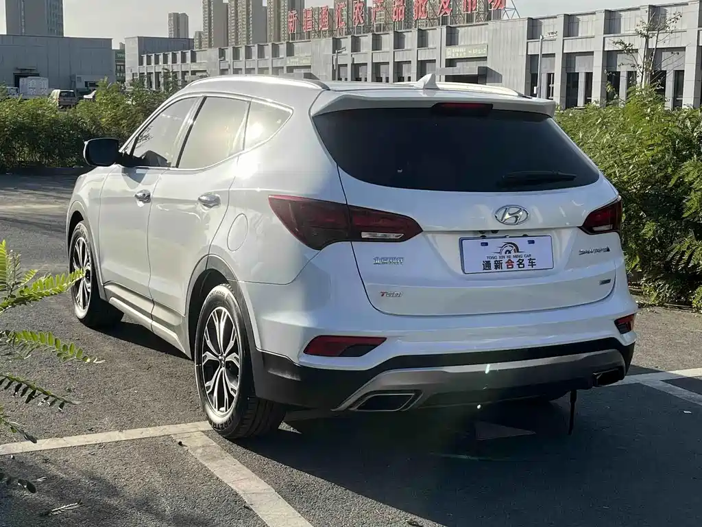 Hyundai Santa Fe — фото 7